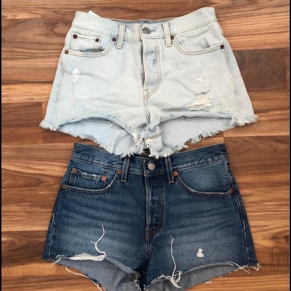 2 pairs of Levi shorts - Picture 1 of 1